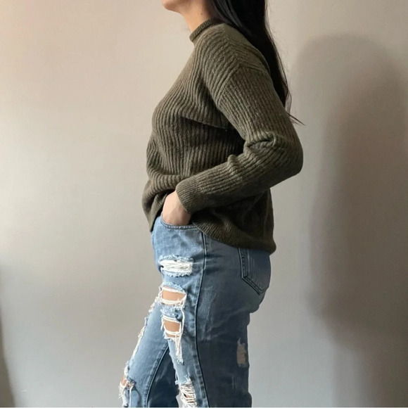 🍃  L.O.G.G. by H&M Green Sweater - Women's Size Medium 🍃 - Picture 3 of 9
